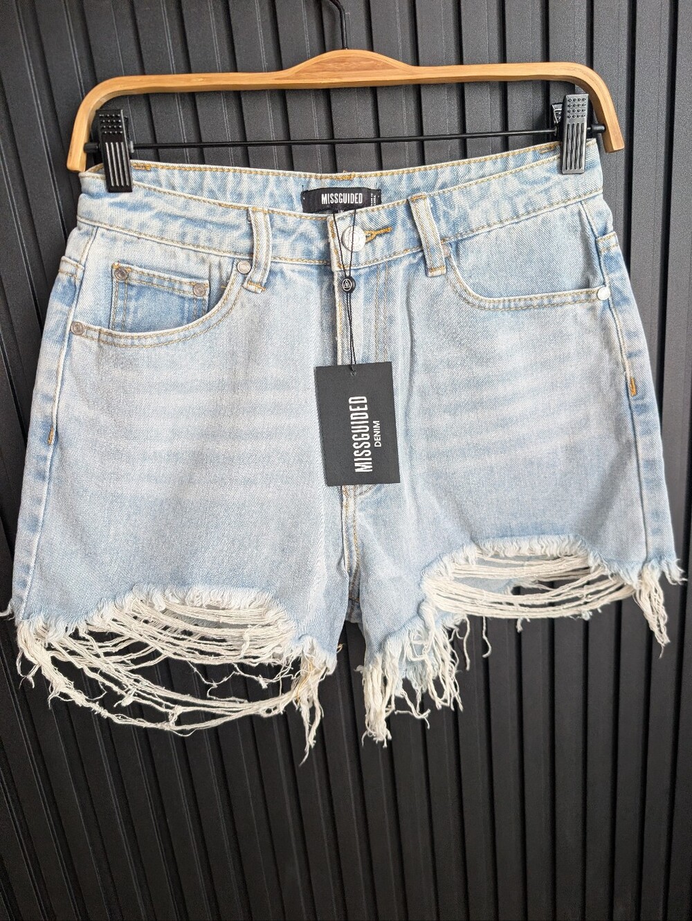 MISSGUIDED Light Wash Distressed Denim Shorts Size 2 NWT